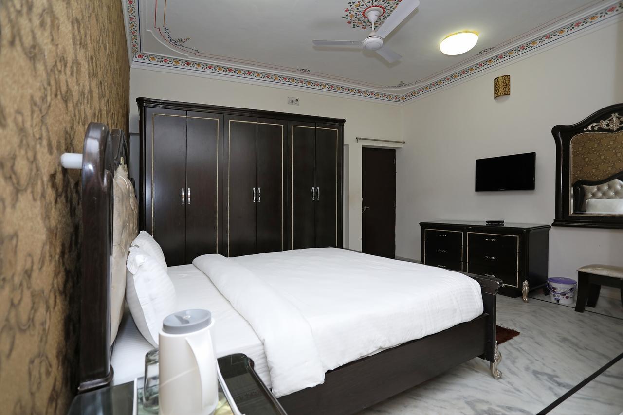 Oyo Home Heritage Near City Palace อุเดเปอร์ ภายนอก รูปภาพ