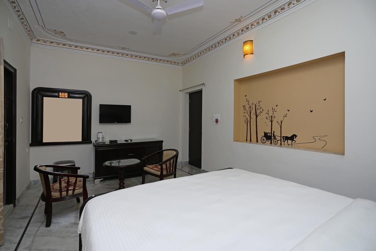 Oyo Home Heritage Near City Palace อุเดเปอร์ ภายนอก รูปภาพ