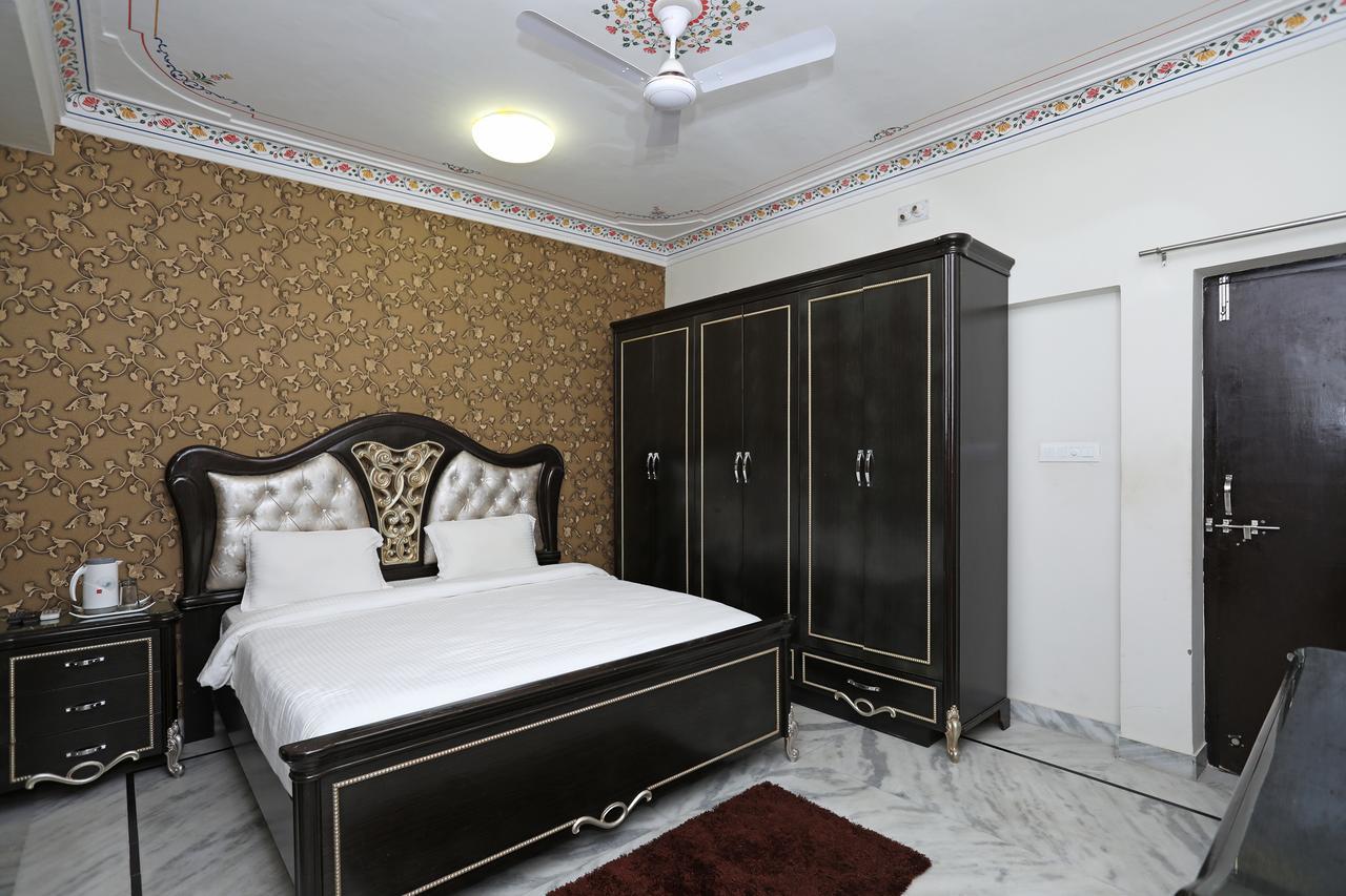 Oyo Home Heritage Near City Palace อุเดเปอร์ ภายนอก รูปภาพ
